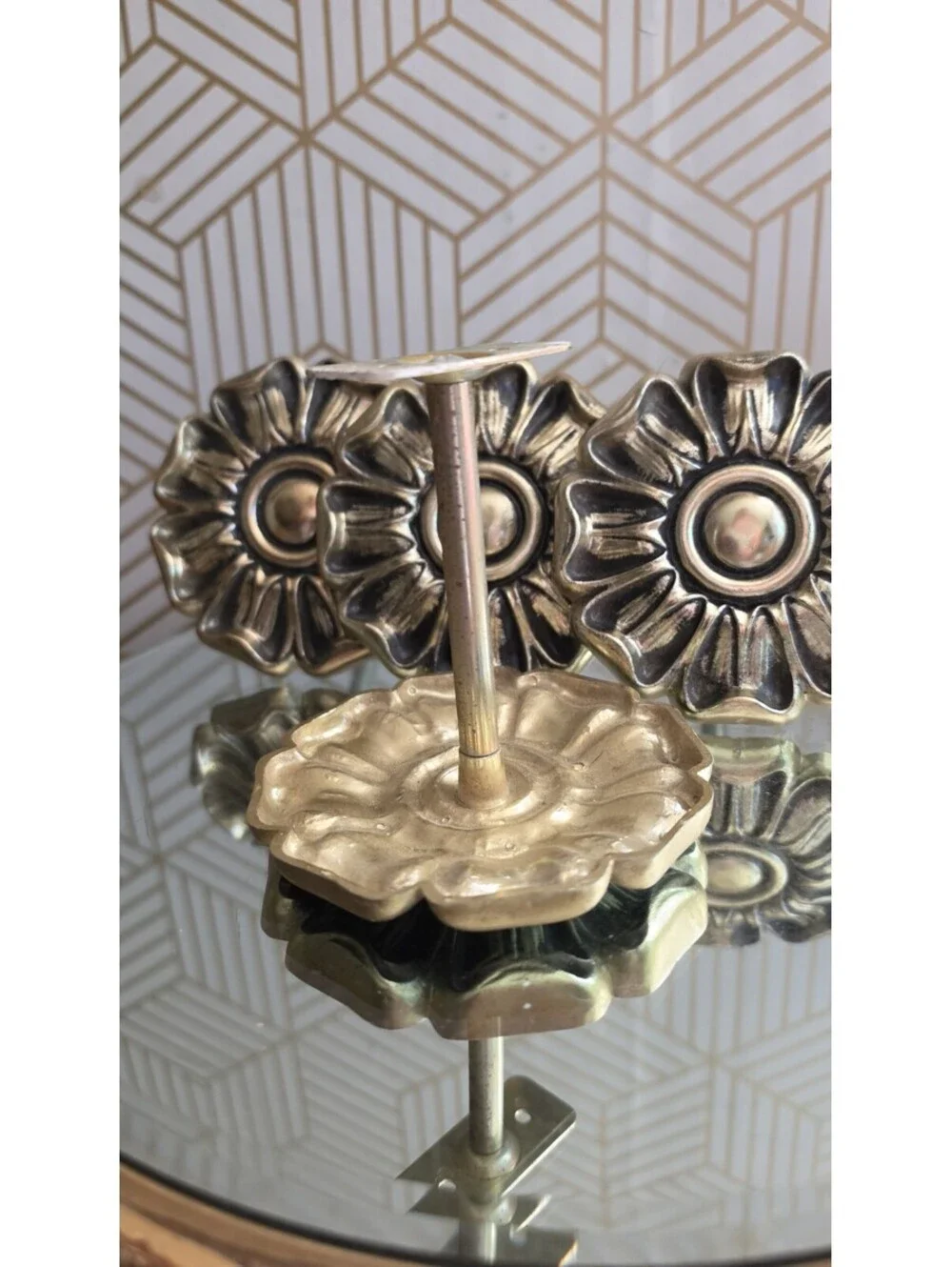 Vintage Brass Colored Daisy Decorative Curtain Tiebacks Finials Set of 4